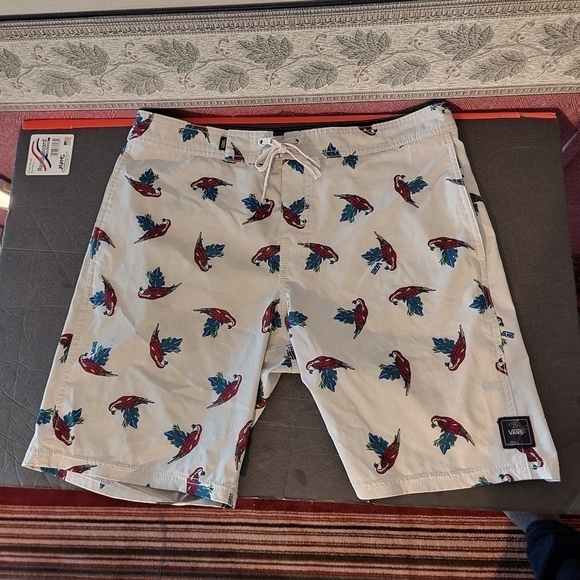 VANS Rager Boardshorts 8" Parrot Print Sz 33 see pics/read descrip - Picture 2 of 13